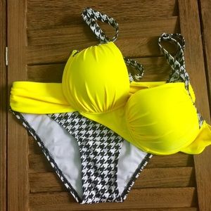 NWOT size L bikini with full push up